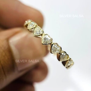 Anillo de bodas con bisel de diamantes en forma de corazón, anillo de moissanita con bisel, anillo de eternidad completo, anillo de aniversario, regalos para mujeres