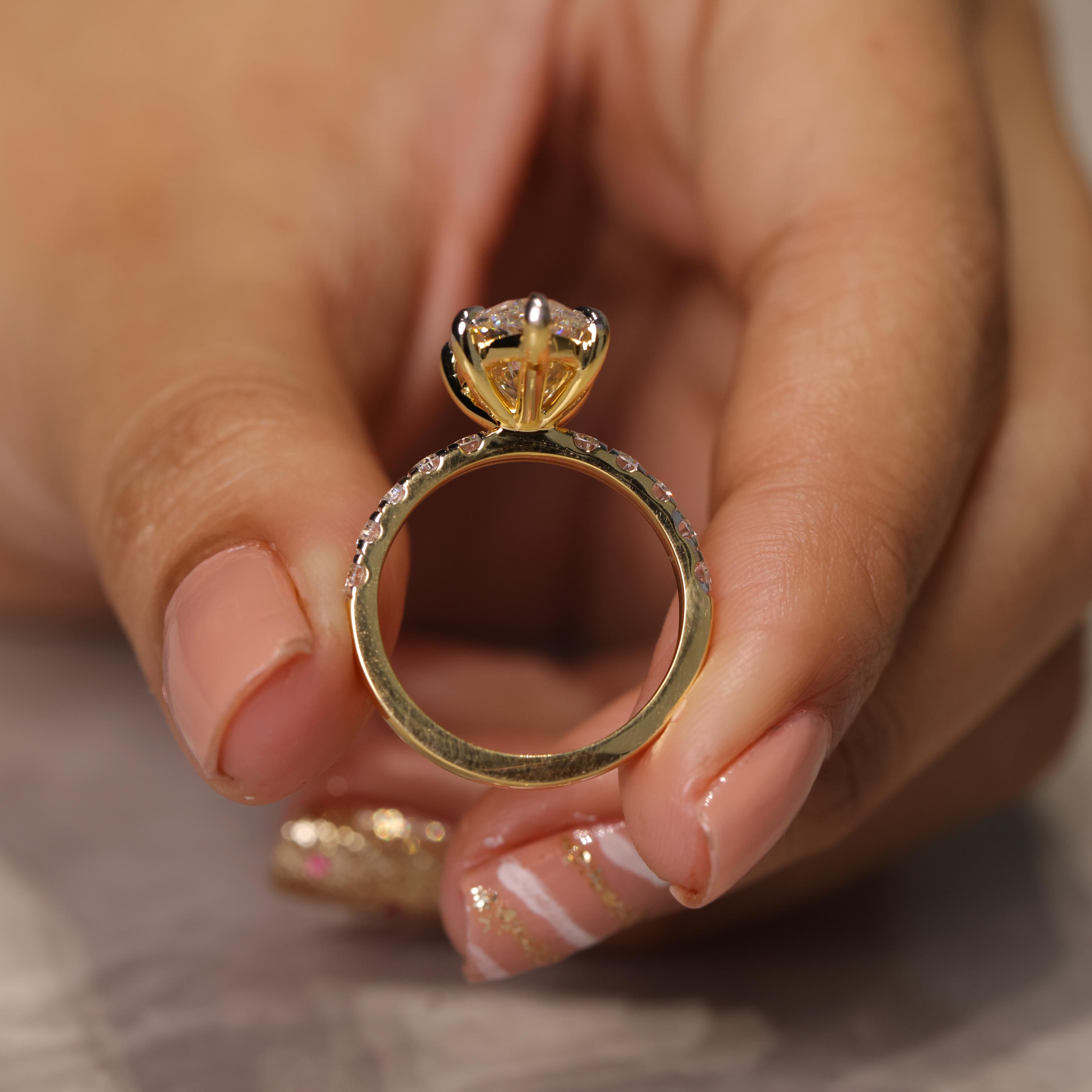 マーキスカット ラボダイヤモンド 結婚指輪 セレーナ・ゴメス風 婚約