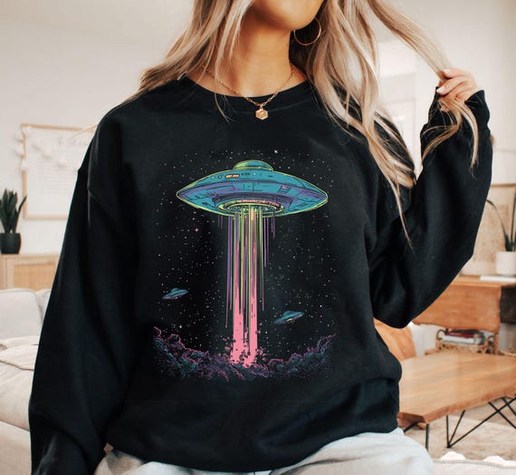 UFO| Vintage Retro Graphic Alien Sweatshirt| Supernatural Shirt| Alien Lover Gift| Alien Abduction| Paranormal Oversized Sweatshirt