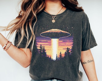 UFO| Vintage Retro Pixel Graphic Alien Tshirt| Paranormal Alien Abduction Shirt| Supernatural Shirt| Alien Lover Gift| Comfort Colors®