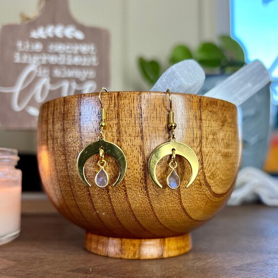 Labradorite Crystal Gold Crescent Moon Earrings, Labradorite Jewelry, Handcrafted, Labradorite Earrings, Celestial Jewelry, Crystal Earrings