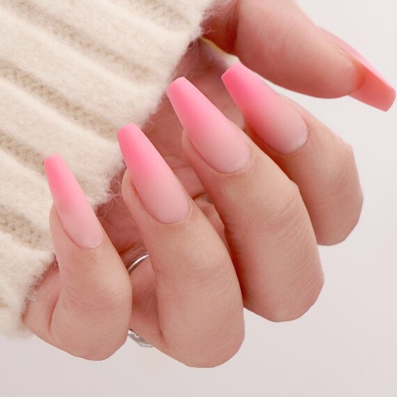 Matte pink nails discount
