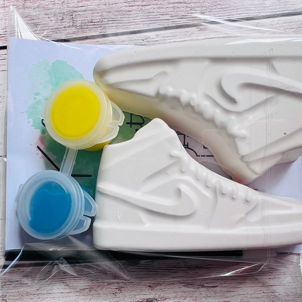 Paint your own plaster of Paris trainers -  sneakers - Activity set - Childrens Gifts - Gift - Painting - Party favour - character gift