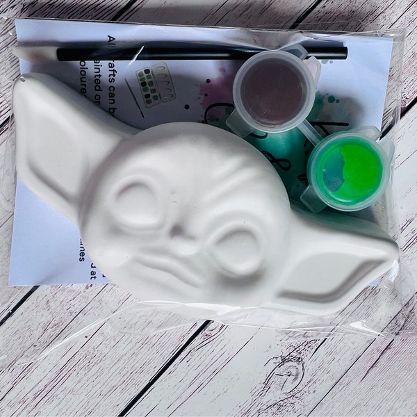 Paint your own plaster of Paris Star Wars YODA head - Activity set - Room decoration - Childrens Gifts - Gift  - Painting - Party favour