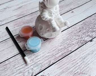Paint your own plaster of Paris 3D astronaut - Activity set - Childrens Gifts - Gift - Painting - Party favour - decor - birthday present