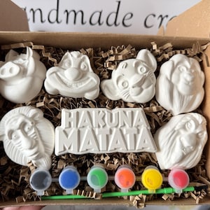 Lion Savannah King Inspired Craft Box • 7 Paint-Your-Own Figures • Kids Art Kit • Plaster Painting Set with Paints & Brush • Gift Box