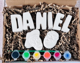 Paint your own name craft box with cowboy and astronaught - Activity set - Children's Gifts - Gifts - Painting - Paintable - Lettbox gift