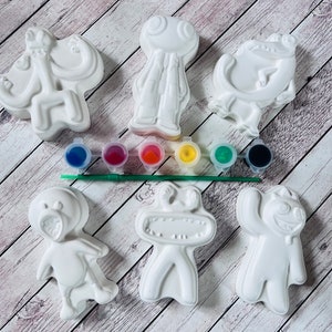 Caja de yeso con personajes de arcoíris para manualidades - Juego de actividades - Decoración de habitaciones - Regalos para niños - Regalos - Para pintar - Pintura