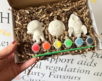 Space & Rocket Paint Your Own Plaster Craft Kit | Kids Painting Activity Box | Astronaut Art Set | Children’s Creative Kit | Letterbox Gift