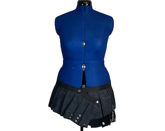 Black Skull Pleated Skirt