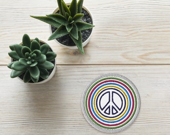Fredsbroderad Tygmärke - Kärlek - Förbjud bomben - Hippy - CND - Pride