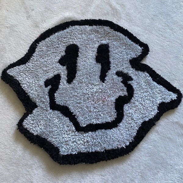 Tapis fait main, tufté : smiley gris