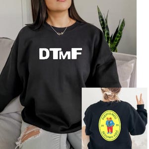 Bad Bunny Debi Tirar Mas Fotos Sweatshirt, Reggaeton Streetwear Bad Bunny Merch, Conejo Malo, Benito Limited Edition