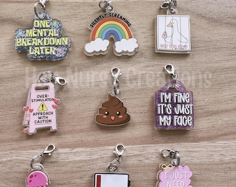 Divertidos colgantes acrílicos para credenciales, ideales para profesionales de la salud y profesores.