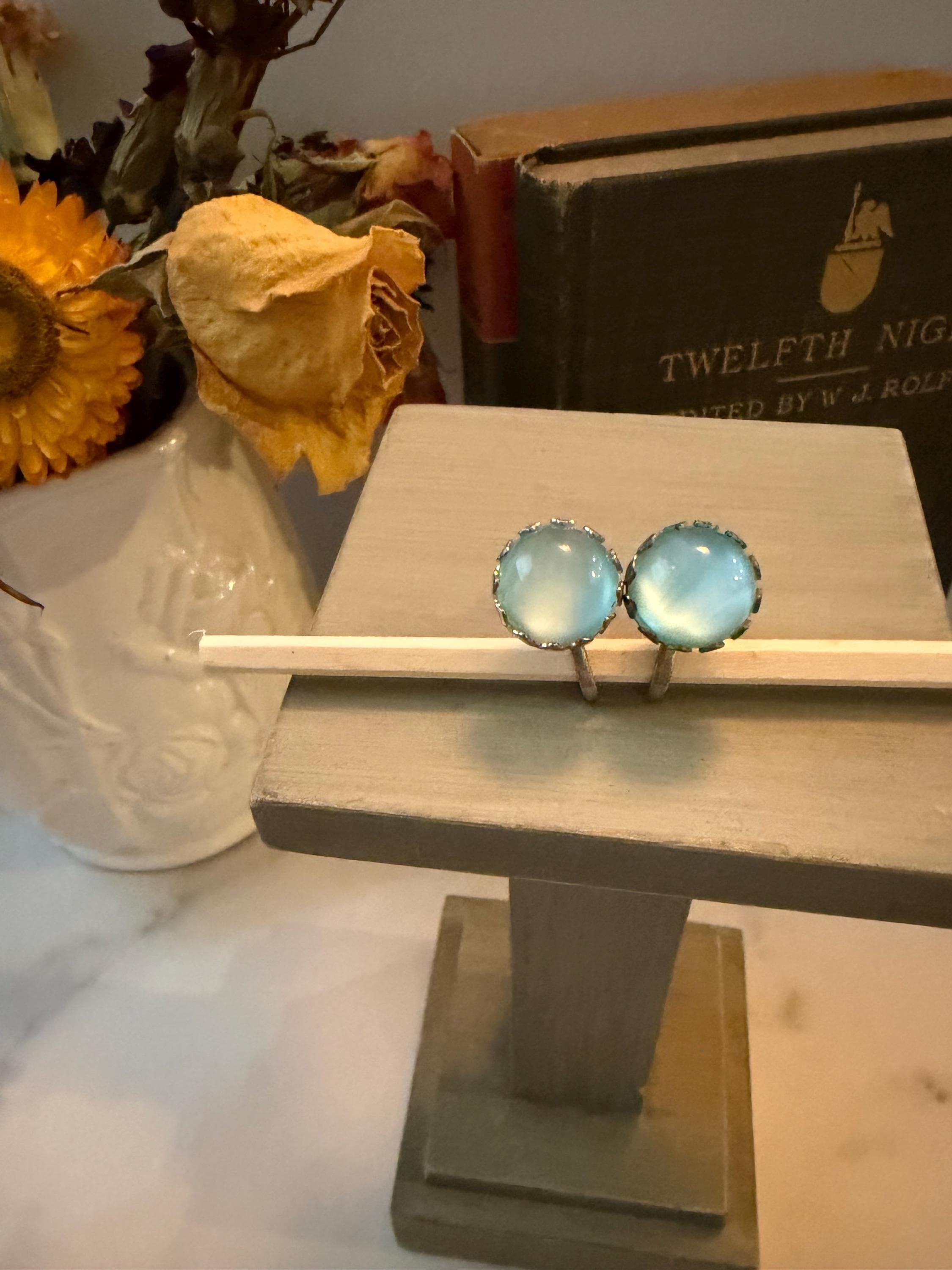 ヴィンテージ アクアブルー カルセドニー イヤリング スカロップベゼル