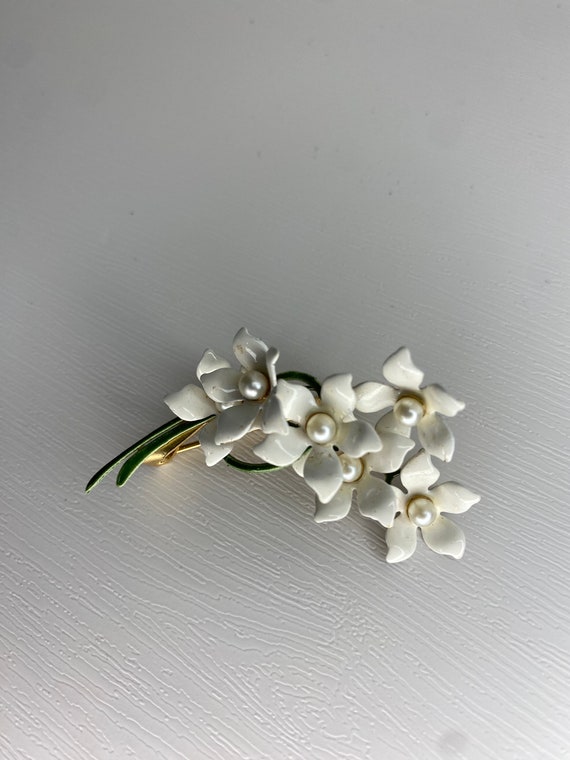 Enameled White Blossoms with Pearl Center Floral … - image 6