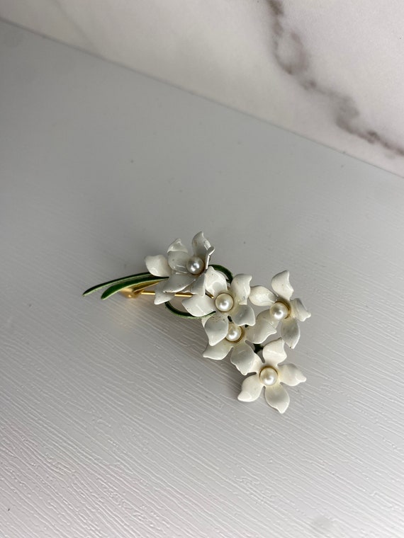 Enameled White Blossoms with Pearl Center Floral … - image 8