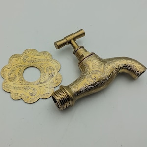 Olackerad mässingsgraverad väggmonterad kallvattenkran, väggmonterad etthålskran