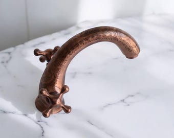 Single-Hole Copper Bathroom Sink Vanity Faucet with Double Simple Cross Handles