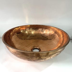Lavandino in rame inciso, lavabo rotondo in rame per bagno, lavabo per mobile bagno immagine 4