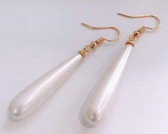 Bridal tear drop pearl earing. Wedding earing. Party earing. Mother's earing. Gift for her. Anniversary accessory
