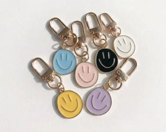 Ciondolo per borsa con faccina felice Y2K, portachiavi per borsa in oro, ciondolo per zaino per bambini, idea regalo carina per ragazza, regalo di compleanno per figlia da parte della mamma