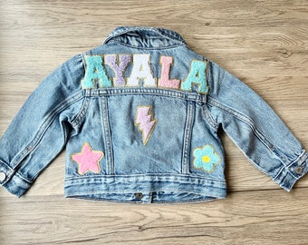 Veste en jean personnalisée pour fille Veste en jean personnalisée pour tout-petit Veste en jean avec empiècement chenille Veste en jean pour bébé Veste en jean avec empiècement bébé avec nom