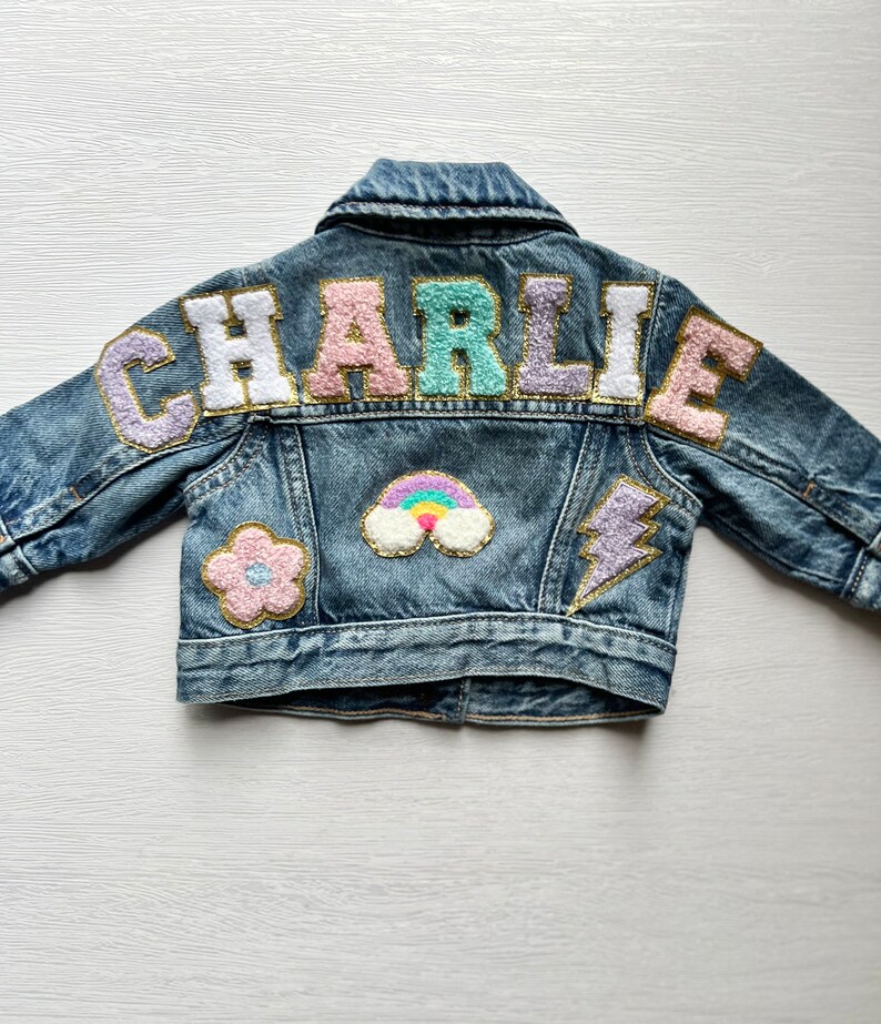 Veste en jean personnalisée pour fille Veste en jean personnalisée pour tout-petit Veste en jean avec empiècement chenille Veste en jean pour bébé Veste en jean avec empiècement bébé avec nom image 7