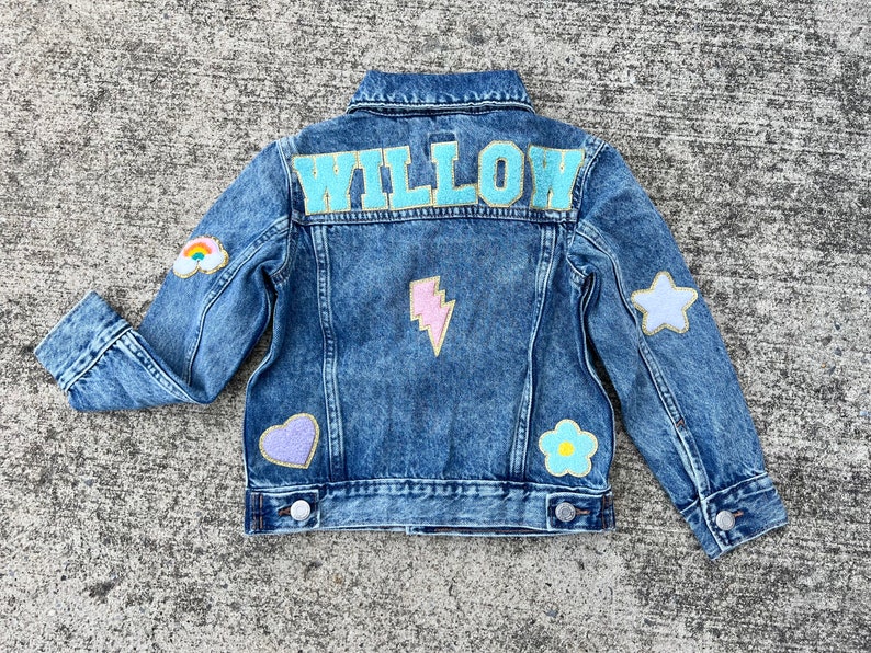 Veste en jean personnalisée pour fille Veste en jean personnalisée pour tout-petit Veste en jean avec empiècement chenille Veste en jean pour bébé Veste en jean avec empiècement bébé avec nom image 4