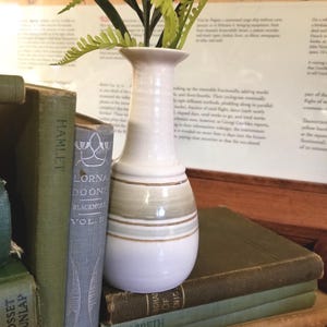 Vintage bud vase, Alyse Carson 1984, green, brown, gray stripe on white background, NC pottery