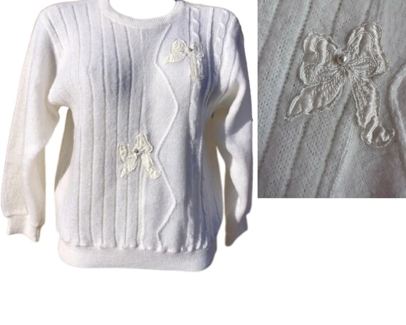 Vintage White Butterfly Embroidered Sweater, Size… - image 1