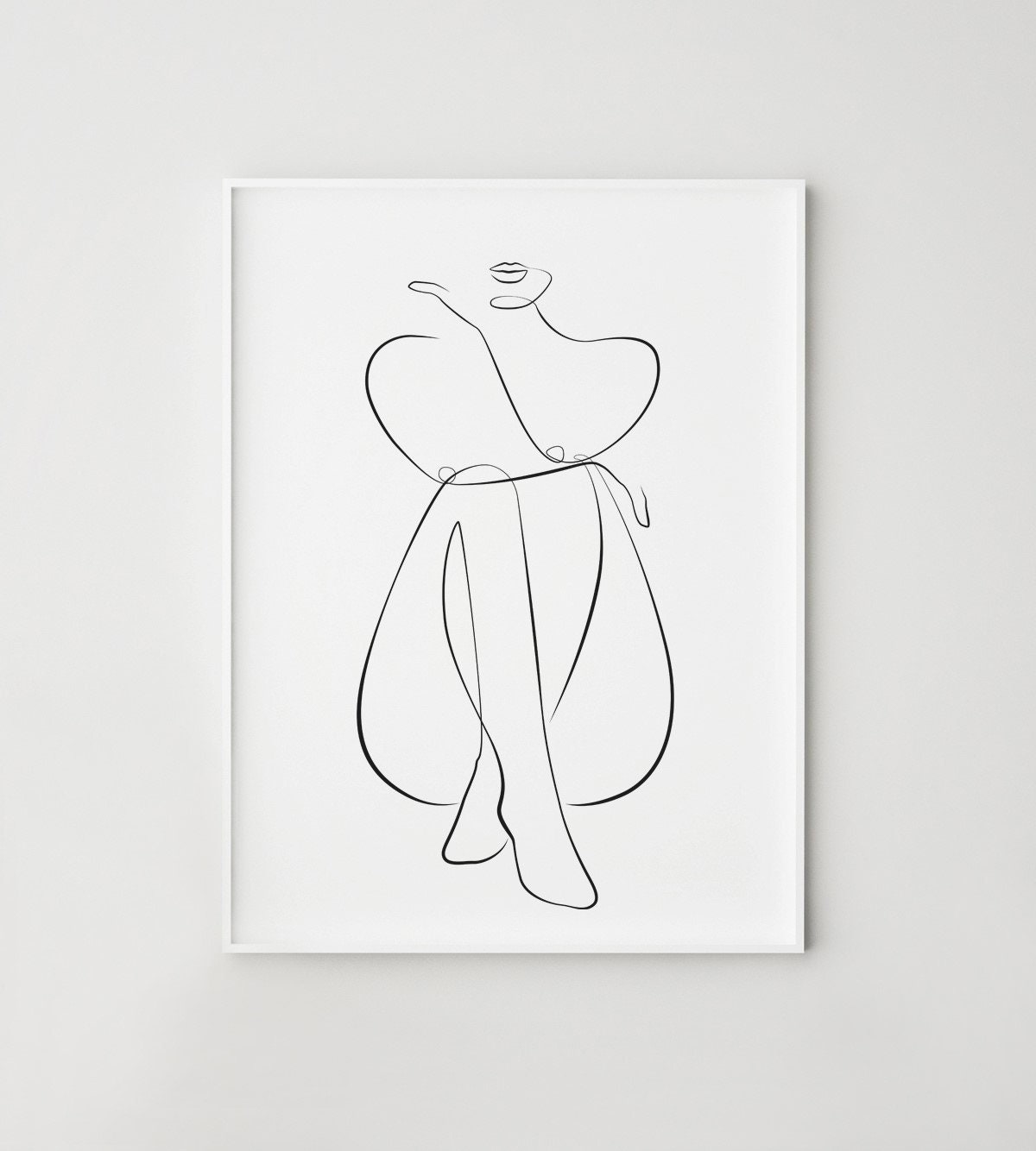 Curvy Woman Outline Drawing