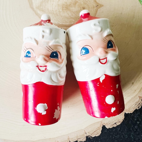Vintage Nanco Santa salt and pepper shakers - S&P shakers, kitsch holiday decor, vintage new home gift, vintage Christmas, smiling Santa
