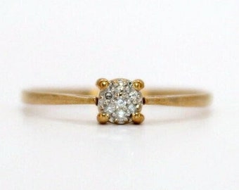 Minimalist vintage ring in yellow gold set with diamonds