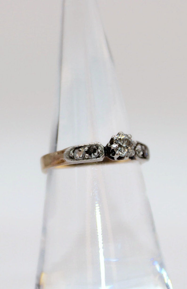 Bague de fiançailles vintage en Or rose et platine ornée de diamants dont un central de 0,25 carats image 7