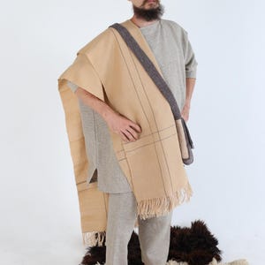Cape en BREDMOSE tressée à la main / Châle en laine de l&#39;âge du fer du Danemark / Cape historique / Trouvé à Bredmose / Châle teint pour costume historique / reconstitution