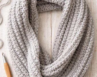 Beginner Friendly, Chunky Ribbed Infinity Scarf Crochet Pattern | PDF |