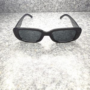 i don't like eye contact (everyday shades)