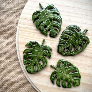 Monstera Leaf Magnet | Ceramics Magnet | Small Magnet | Stocking Stuffer | Monstera Plant | Plant Parent | Home Decor | Fridge Magnet