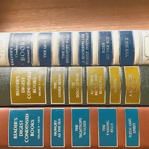 Vintage Reader&#39;s Digest Condensed Books Set: Decorative Display