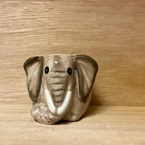 Kleine ronde keramische olifant plantenbak