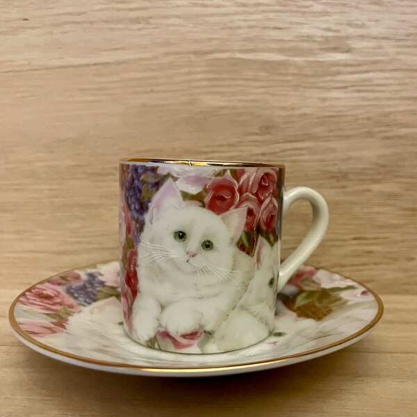 Hues ‘n Brews Small White Persian Cat and Flowers Teacup & Saucer