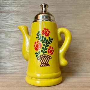 Vintage Avon Koffee Klatch Field Flowers Foaming Bath Oil in Yellow Bottle
