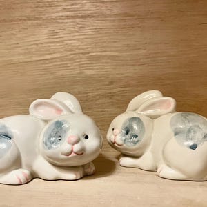 Vintage Enesco Bunny Salt and Pepper Shaker Set