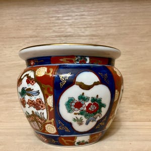 Vintage Hand Painted Gold Imari 4” Planter
