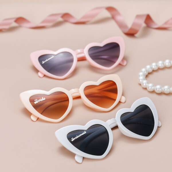 Lunettes de soleil de demoiselle d'honneur mariée en forme de coeur | Lunettes de soleil de demoiselle d'honneur de mariée | Lunettes de soleil coeur | Lunettes de soleil de mariage cadeau de demoiselle d'honneur