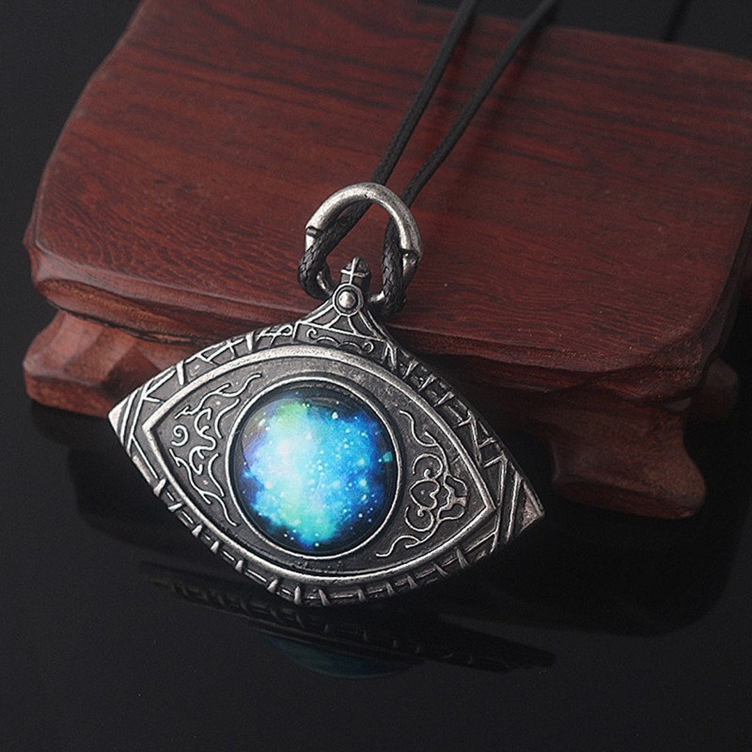 Bloodborne Cosmic Eye Watcher Badge Necklace Bloodborne Etsy