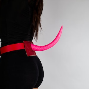Hypermotion Luminous Tail & Cosplay Prop – Flexible Premium Fursuit Tail