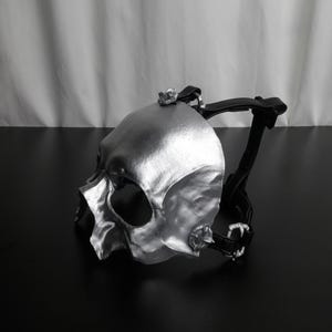 Papa Emeritus V - Papa 5 - Perpetua - Premium Papa V Perpetua Skeleta - Skeleta Half Adjustable Mask - Skeletour - Cosplay - Halloween