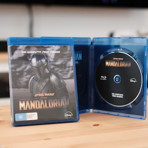 Mandolorian Season 1 Custom Blu-ray Cover and Disk Label (DIGITAL DOWNLOAD ONLY)